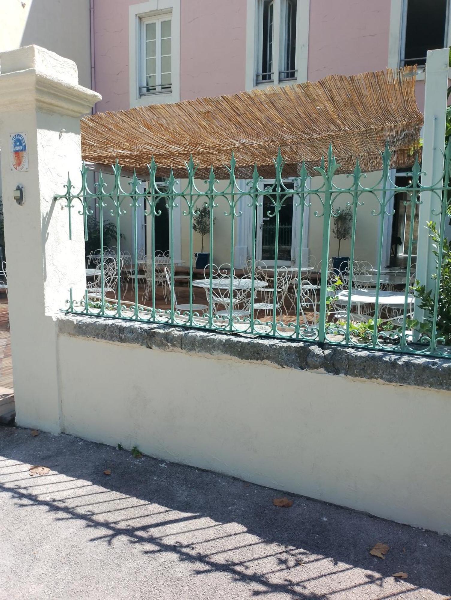 مبيت وإفطار Bollène Le Patio De Fabio المظهر الخارجي الصورة